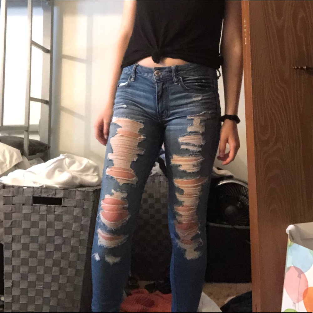 Ripped skinny jeans
